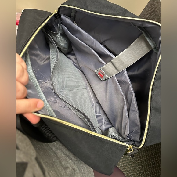 Laptop bag/briefcase with gold accents - Picture 2 of 5